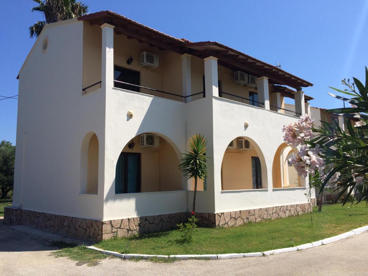 Avra Beach Apartments Lefkimmi  Exteriör bild